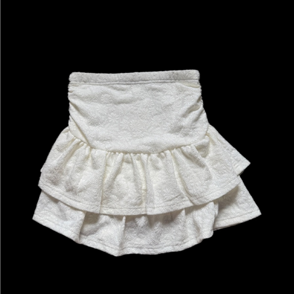 ruffled skirt